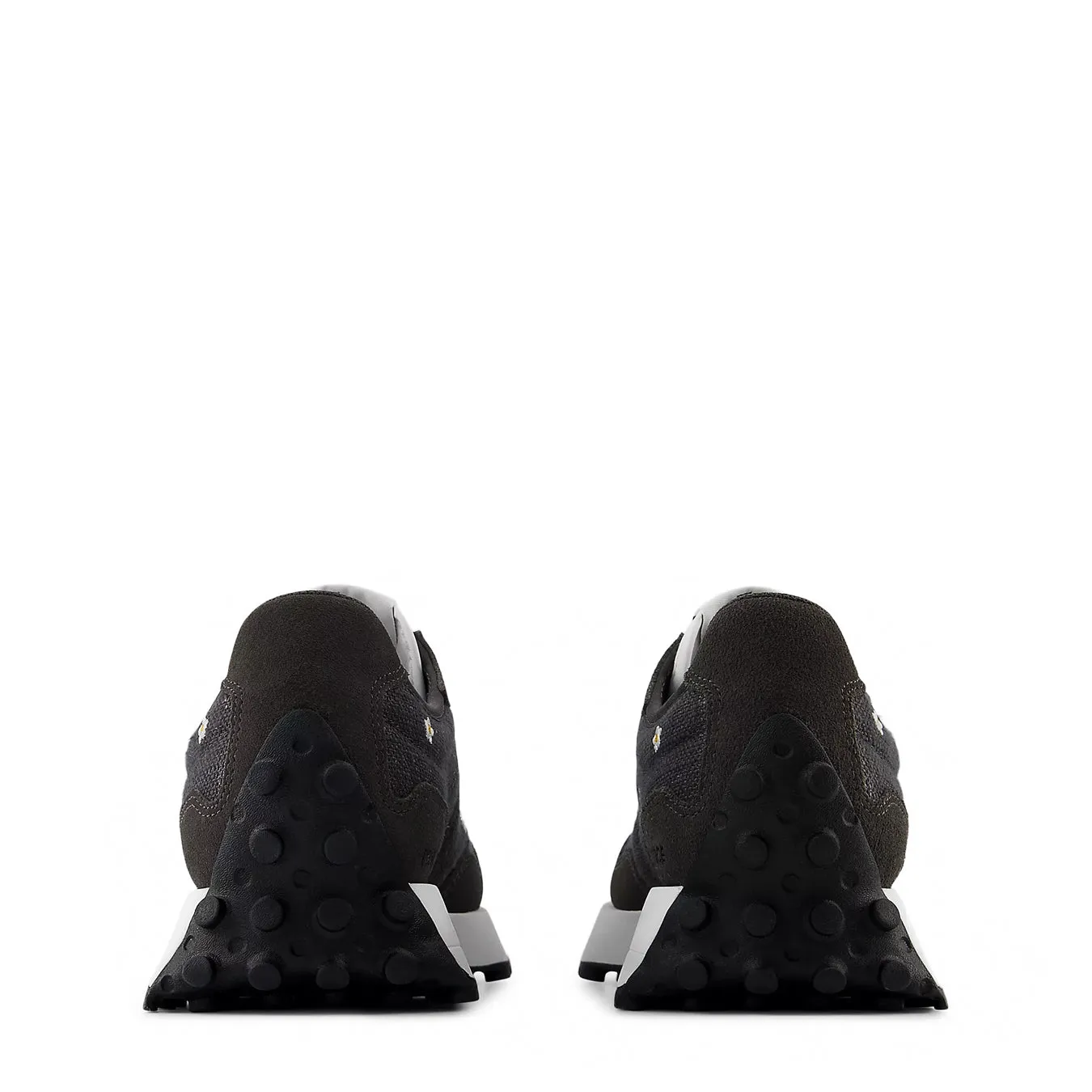 New Balance Womens 327 Trainer Black Cement / White